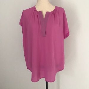 Vneck top. Like new.